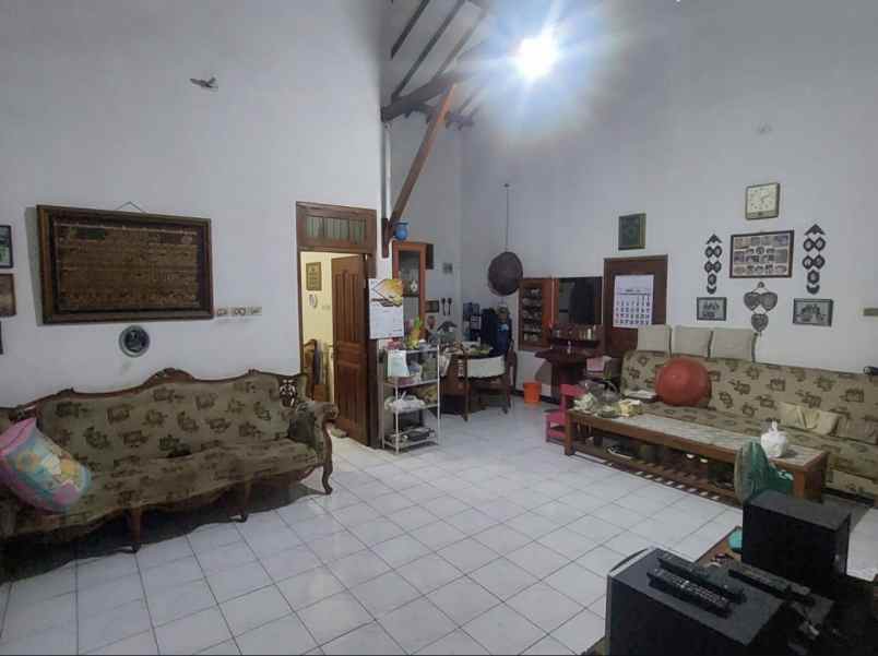 dijual rumah jl raya pasar kecapi