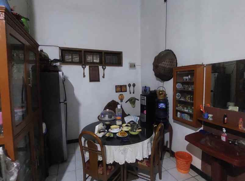 dijual rumah jl raya pasar kecapi