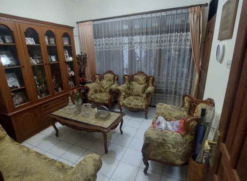 dijual rumah jl raya pasar kecapi