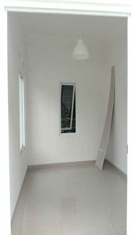 dijual rumah jl sawi