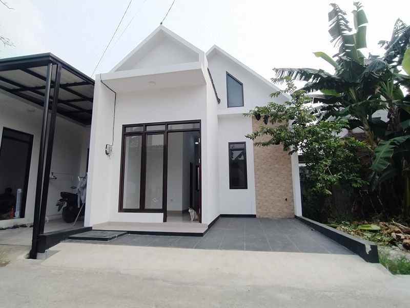 dijual rumah jl situ babakan