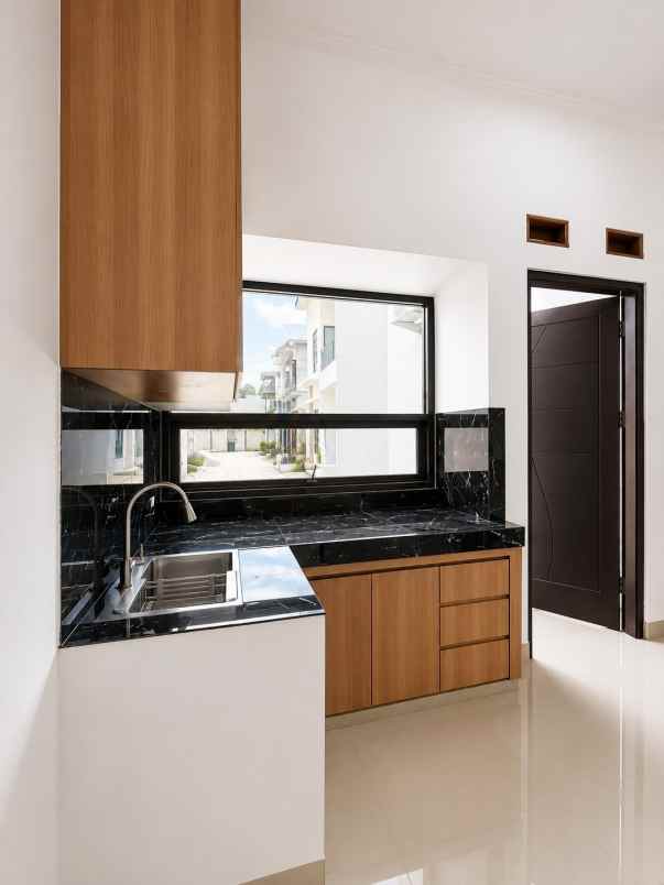 dijual rumah jl wibawa mukti ii