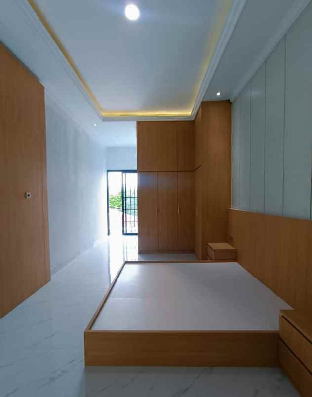 dijual rumah joglo jakarta barat