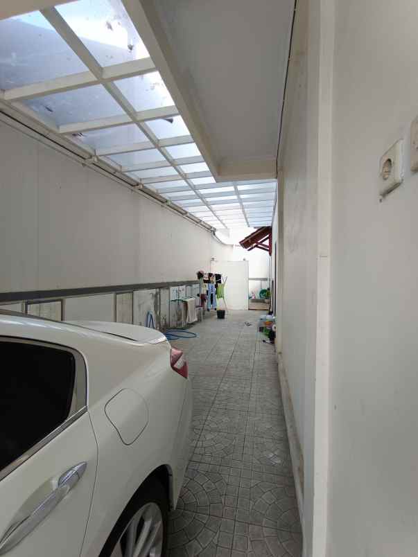 dijual rumah kadisoka