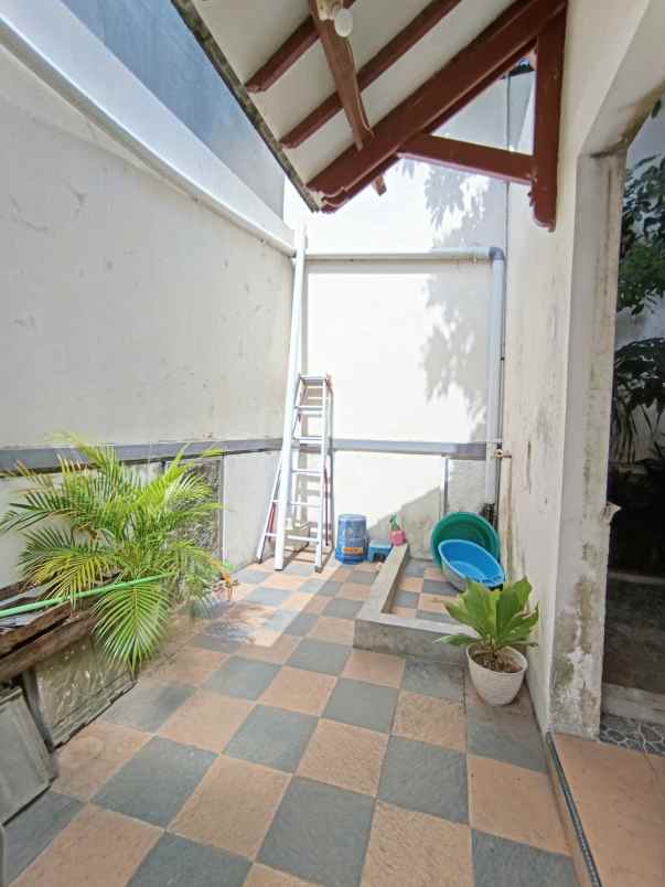 dijual rumah kadisoka