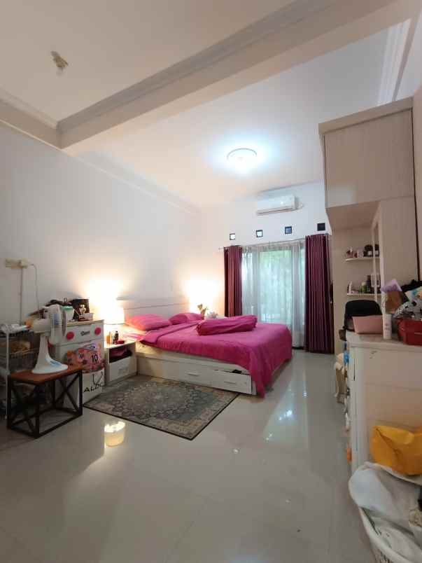 dijual rumah kadisoka