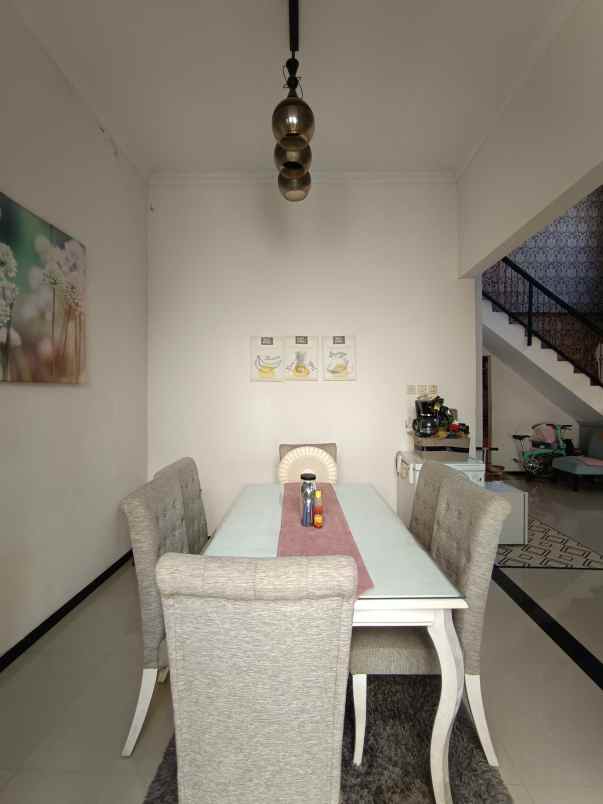 dijual rumah kadisoka