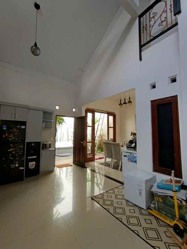 dijual rumah kadisoka