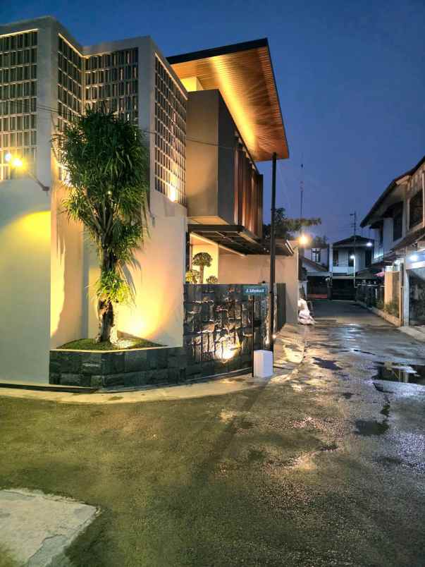 dijual rumah kaliurang km 8