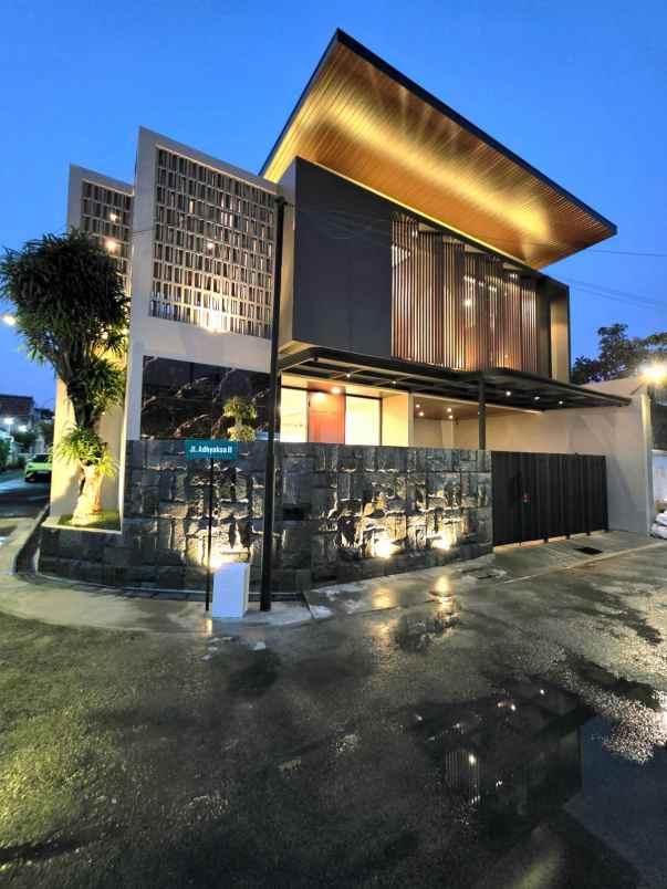 dijual rumah kaliurang km 8