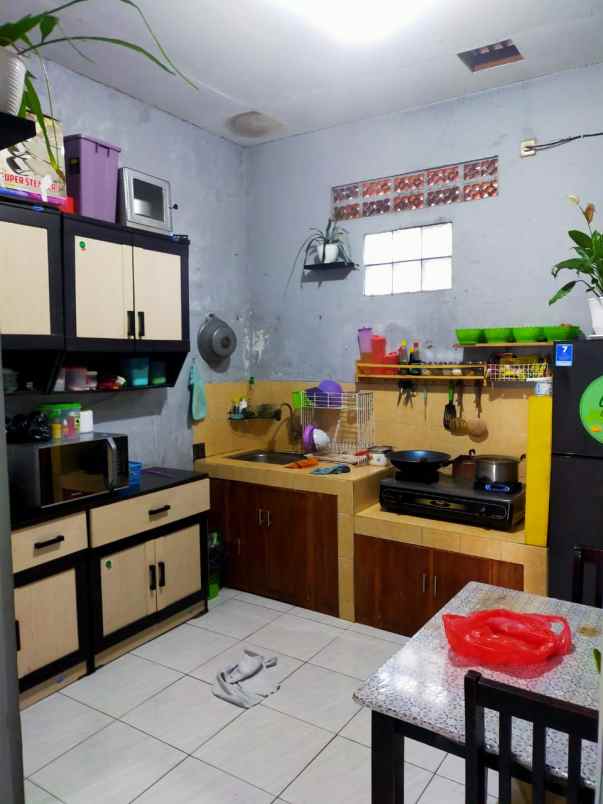 dijual rumah kamayangan residence