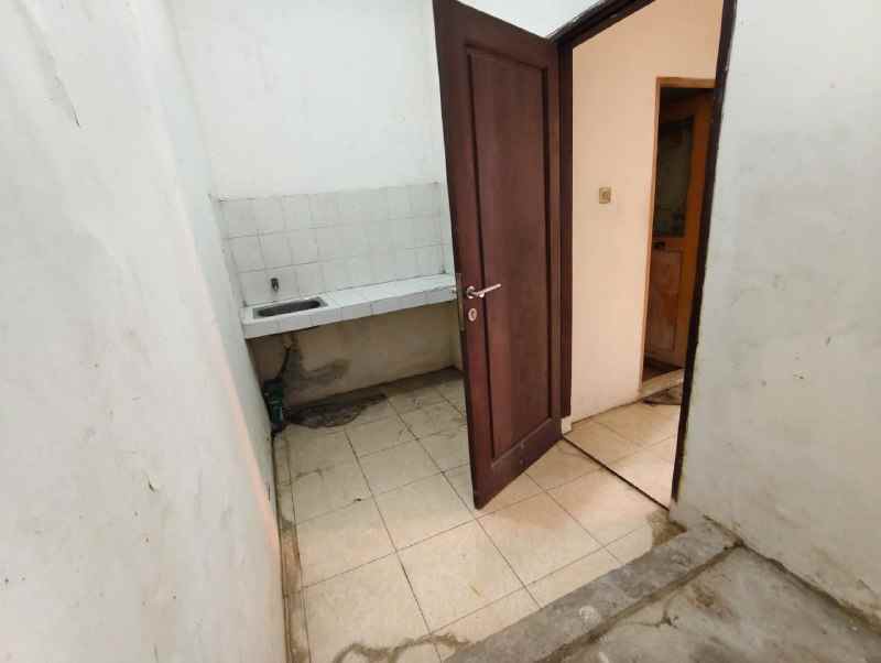 dijual rumah karah agung