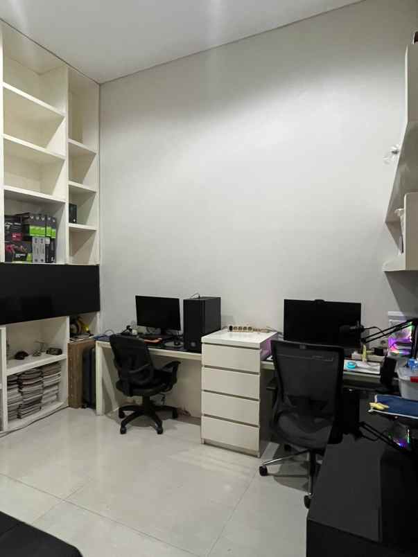 dijual rumah kelapa hibrida kelapa gading