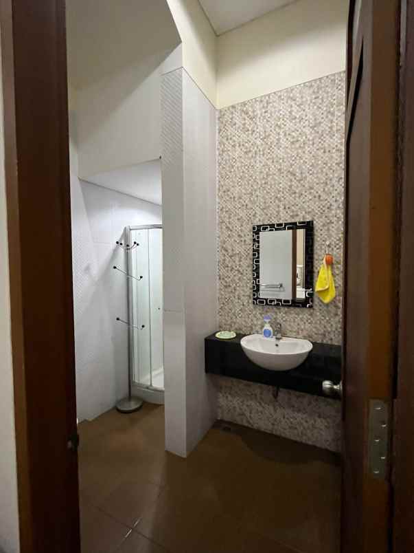 dijual rumah kelapa hibrida kelapa gading