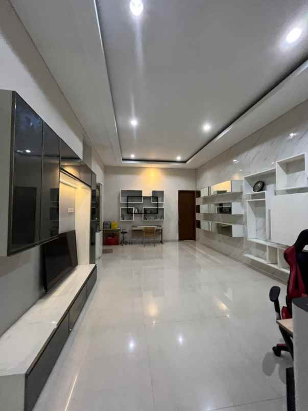 dijual rumah kelapa hibrida kelapa gading