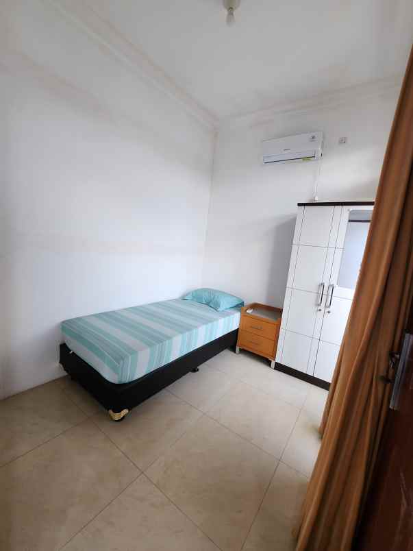 dijual rumah kelapa lilin kelapa gading