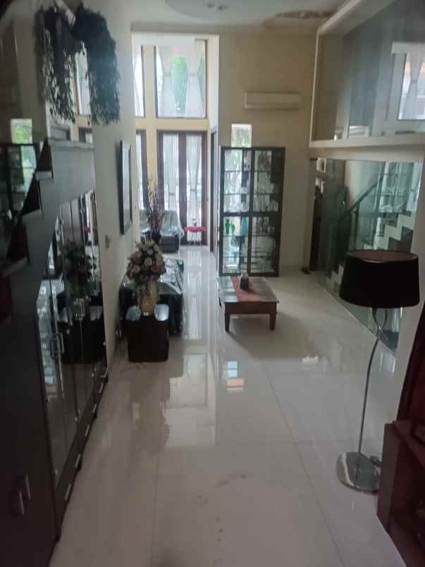 dijual rumah kemang pratama 3