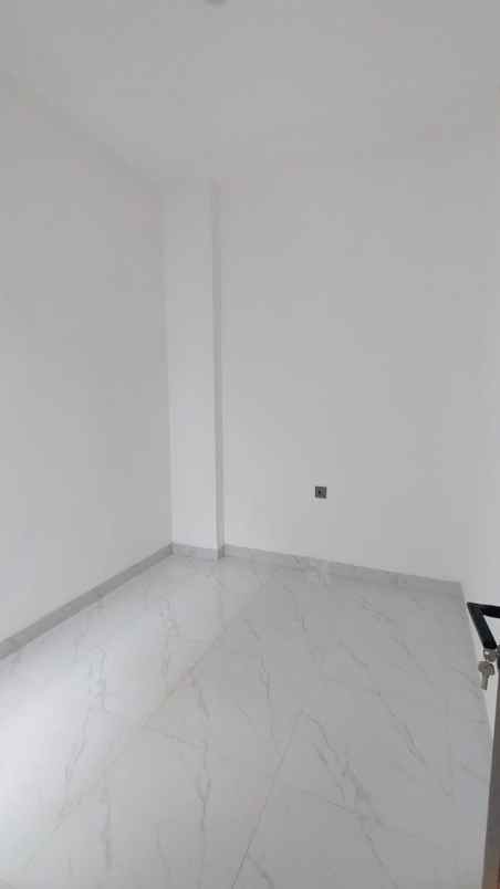 dijual rumah kencana loka bsd city tangsel