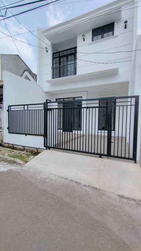 dijual rumah kencana loka bsd city tangsel