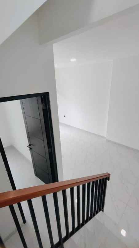 dijual rumah kencana loka bsd city tangsel