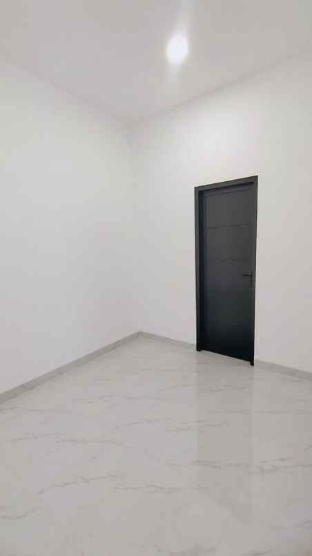 dijual rumah kencana loka bsd city tangsel