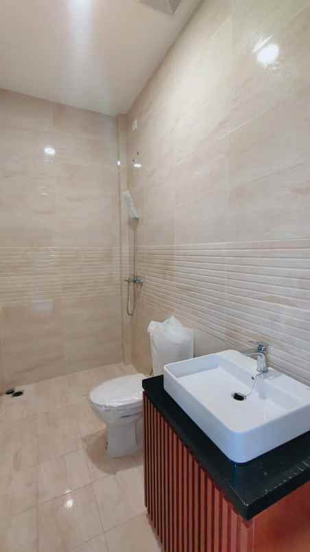 dijual rumah kencana loka bsd city tangsel