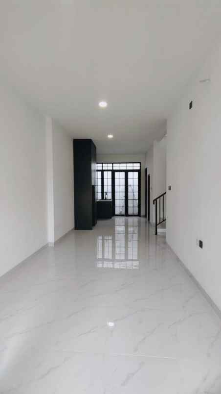 dijual rumah kencana loka bsd city tangsel