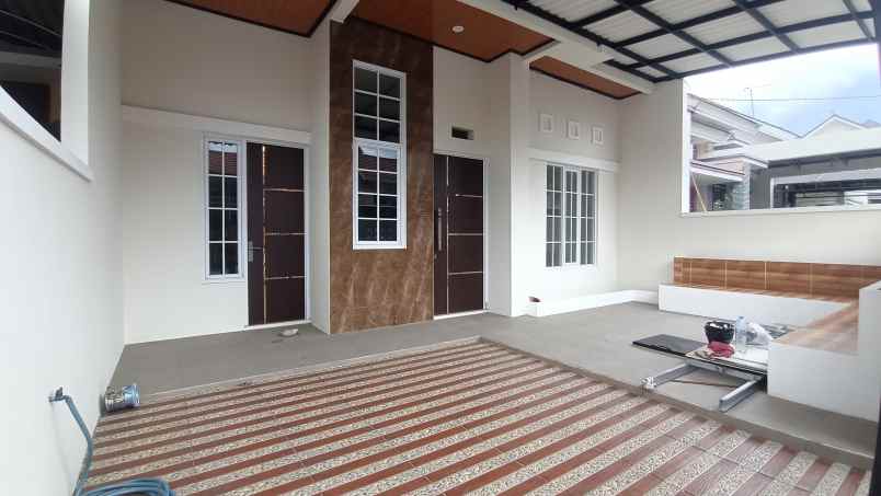 dijual rumah ketintang madya