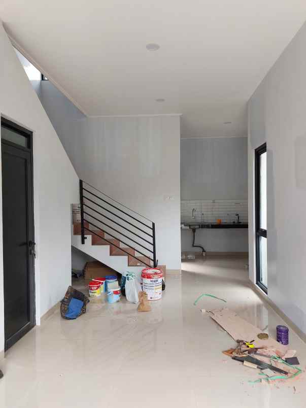 dijual rumah kiara sari ters