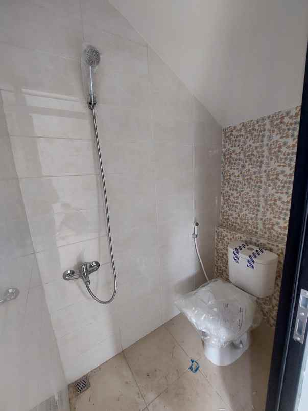 dijual rumah kiara sari ters