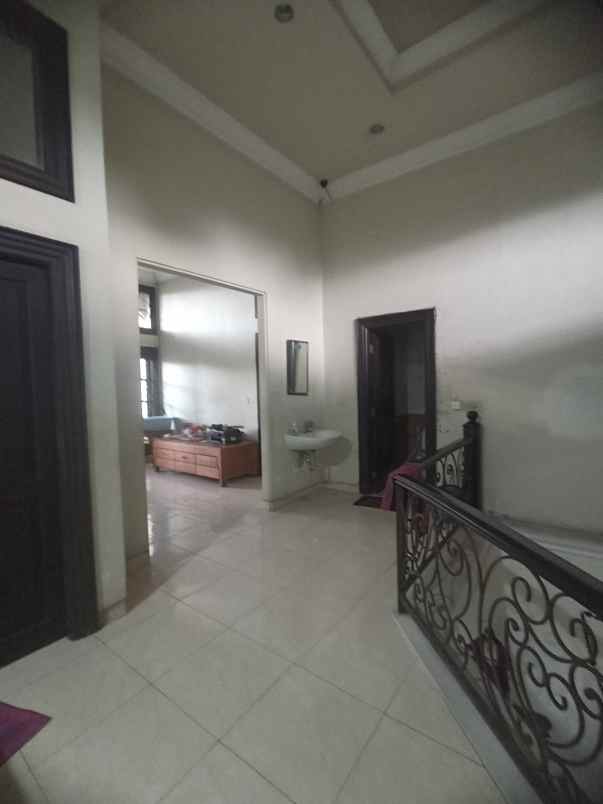 dijual rumah klampis regency