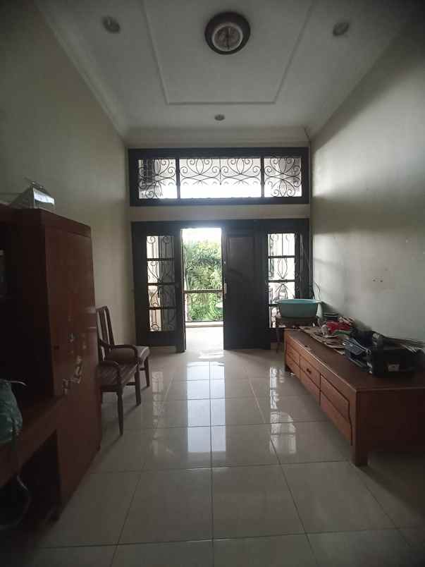dijual rumah klampis regency