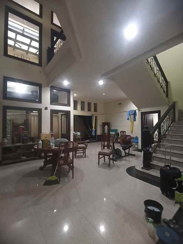 dijual rumah klampis regency