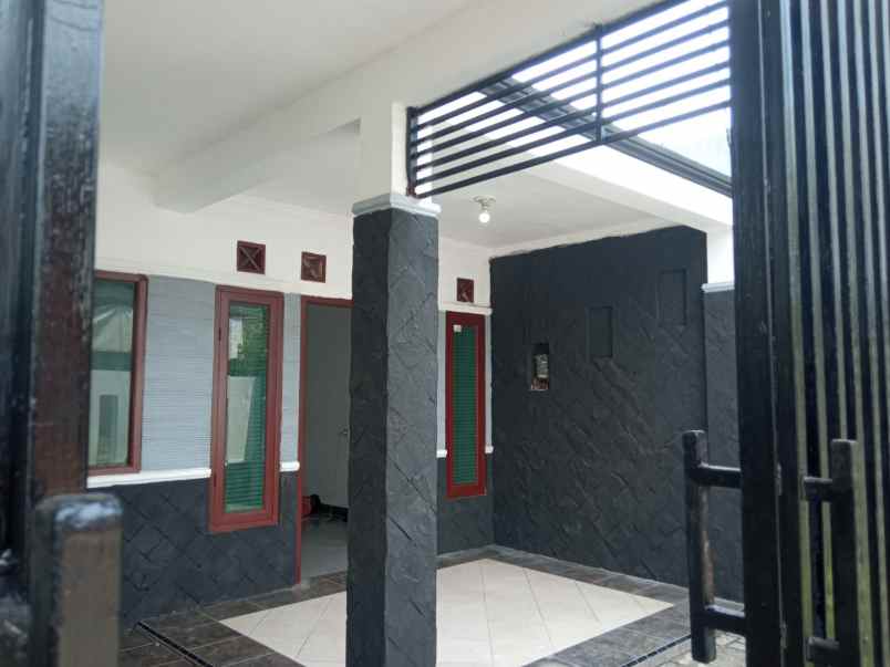 dijual rumah komp dep perdagangan klp