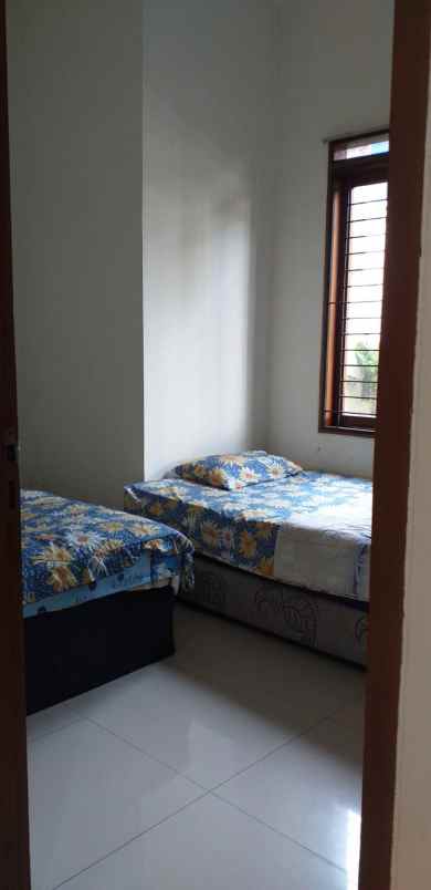 dijual rumah komp permata cisaranten