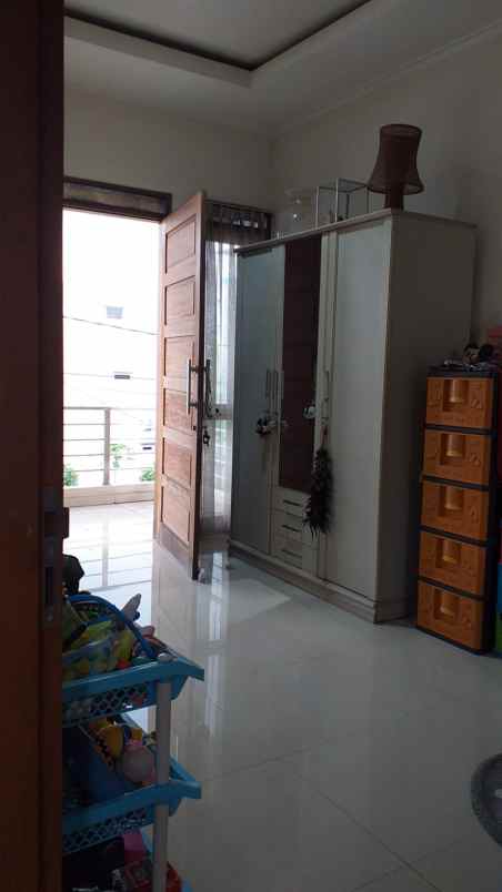 dijual rumah komp permata cisaranten