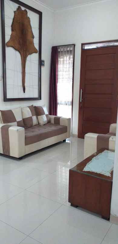 dijual rumah komp permata cisaranten