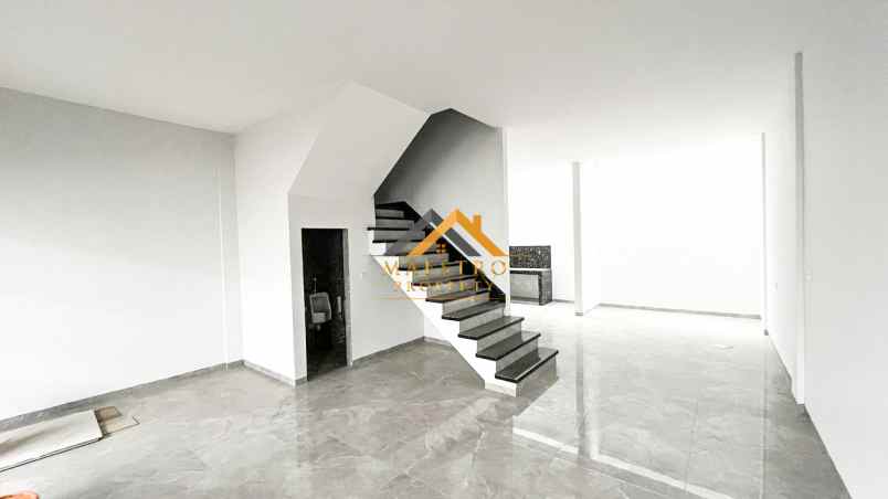 dijual rumah komplek aston villa jalan