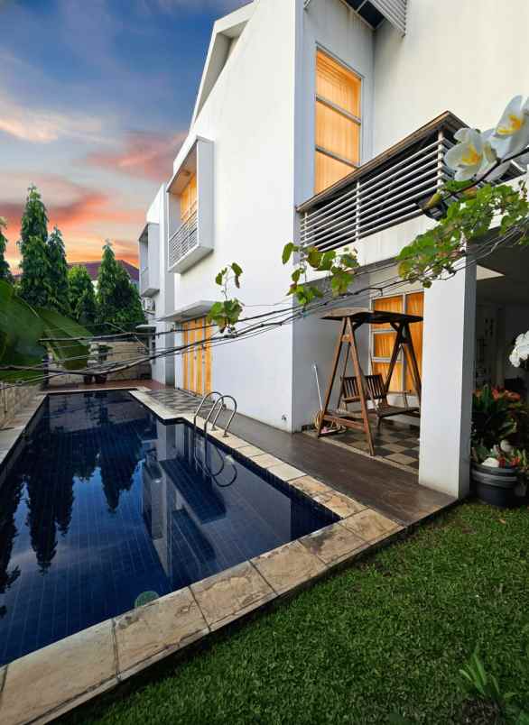 dijual rumah komplek billymoon pondok