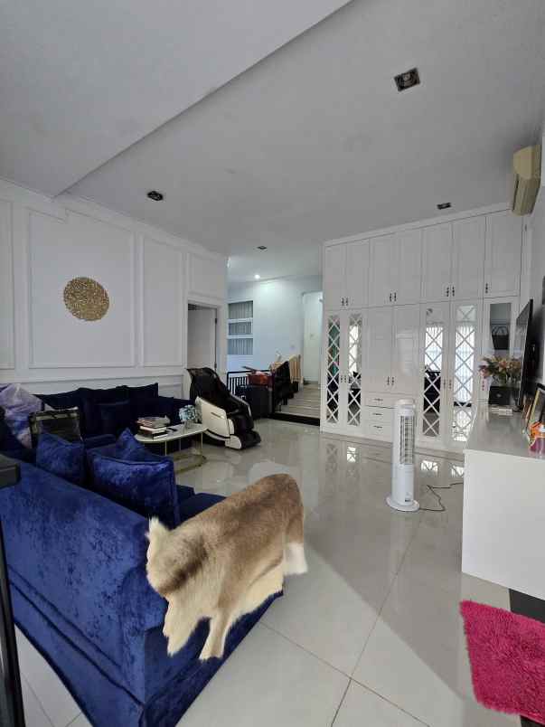 dijual rumah komplek billymoon pondok