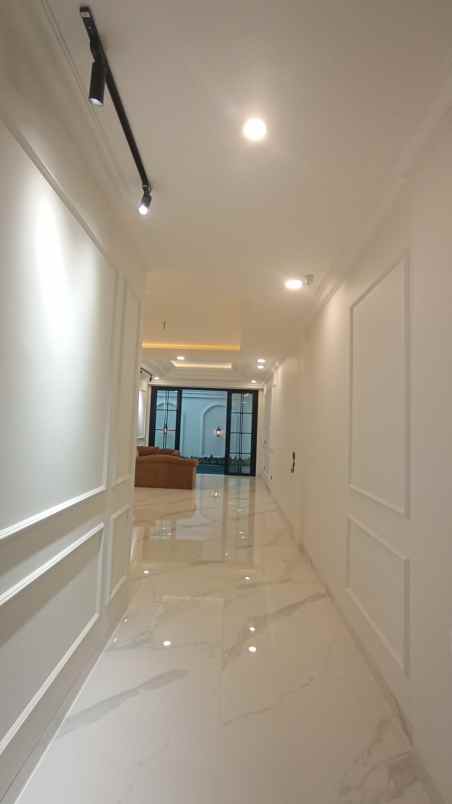 dijual rumah komplek billymoon pondok