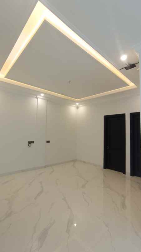 dijual rumah komplek billymoon pondok