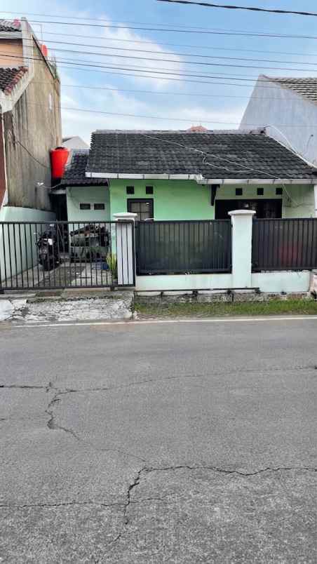 dijual rumah komplek bumi panyileukan