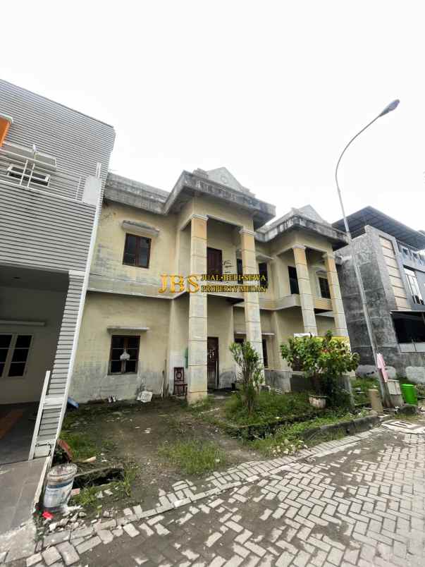 dijual rumah komplek cemara asri