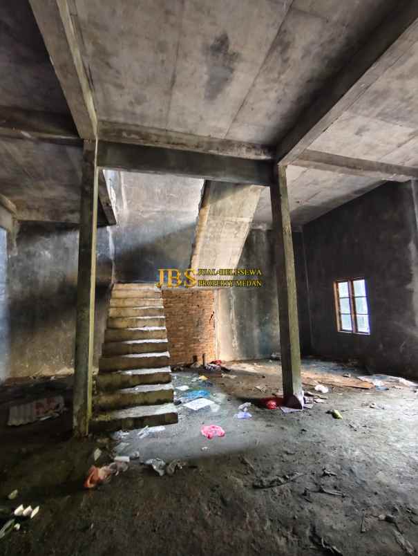 dijual rumah komplek cemara asri