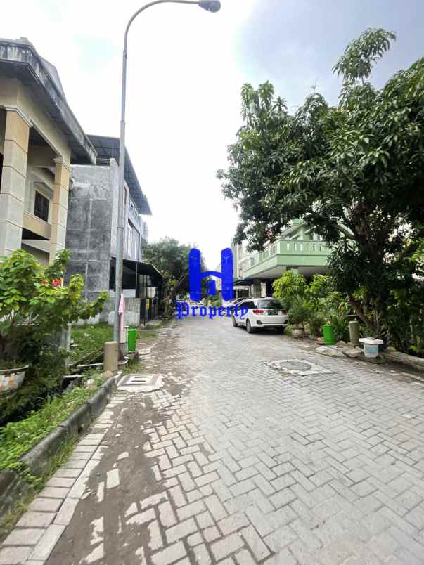 dijual rumah komplek cemara asri