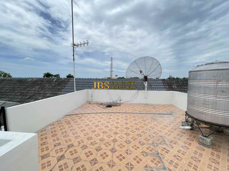 dijual rumah komplek cemara hijau jalan