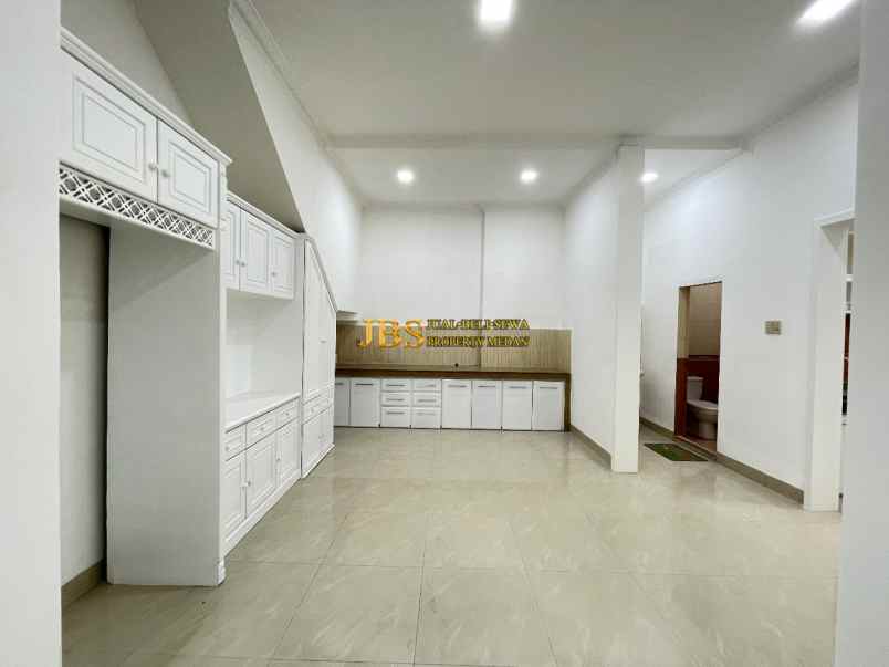 dijual rumah komplek cemara hijau jalan