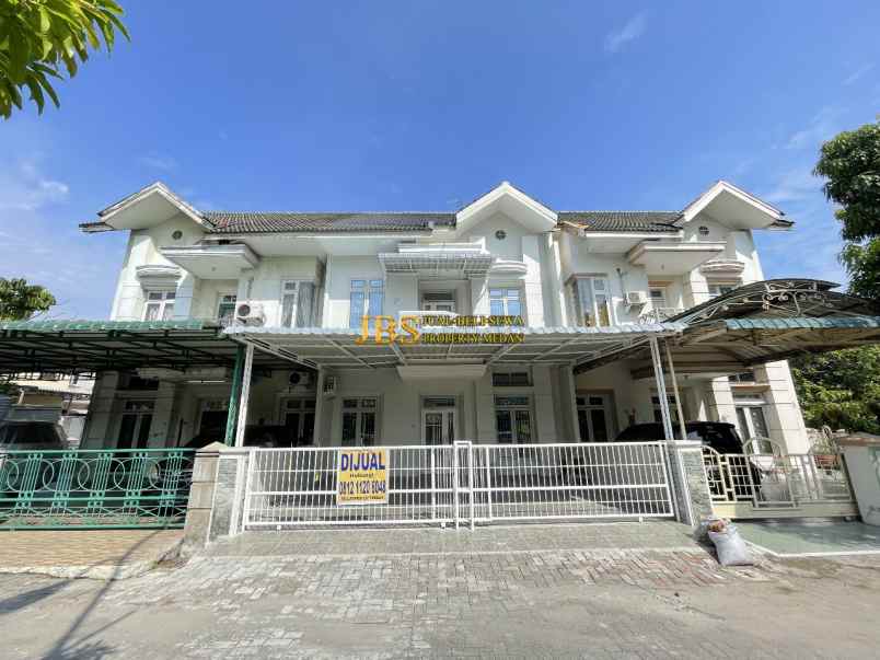 dijual rumah komplek cemara hijau jalan