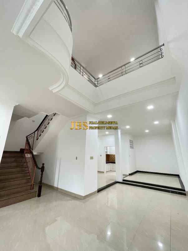 dijual rumah komplek cemara hijau jalan